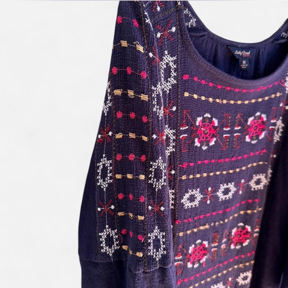 Lucky Brand Navy Blue Top Boho Embroidered size Medium 3/4 length sleeve Women’s